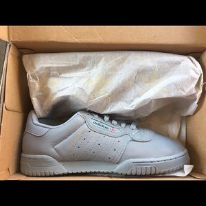 YEEZY POWER PHASE SIZE 5.5 men’s